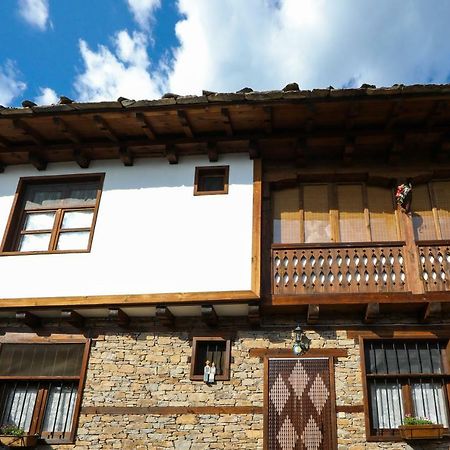 Hotel Тодорината Къща Leshten Exterior foto