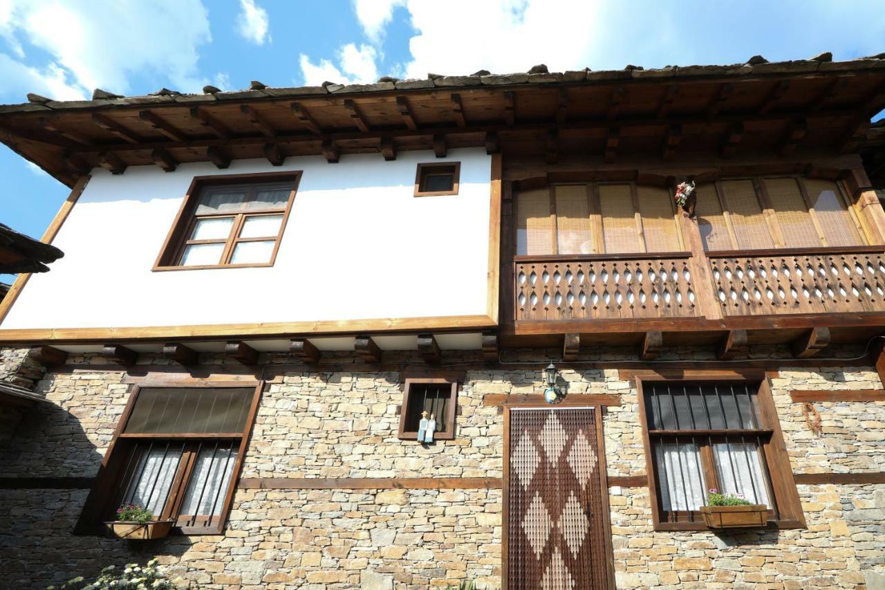Hotel Тодорината Къща Leshten Exterior foto